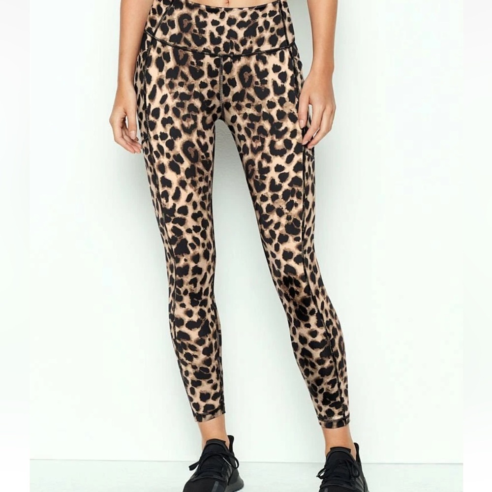 Victoria's Secret Incredible Legging Beige Leopard Animal 7/8 Length Size 10